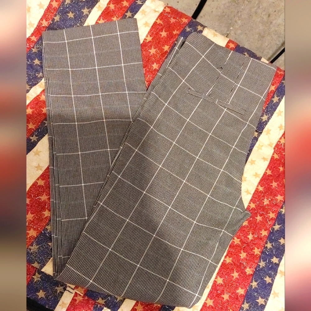 WHITE HOUSE BLACK MARKET PLAID SLACKS SIZE 10